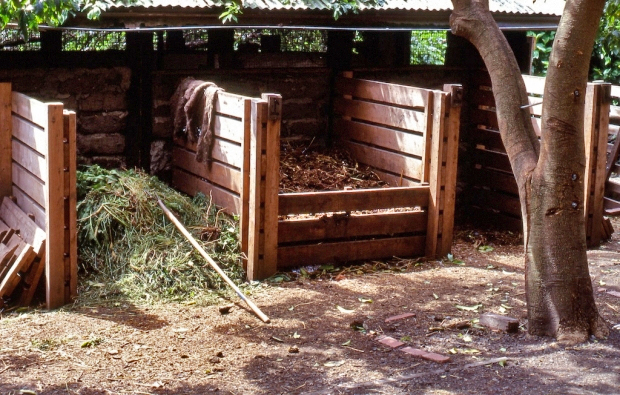 Triple compost bin