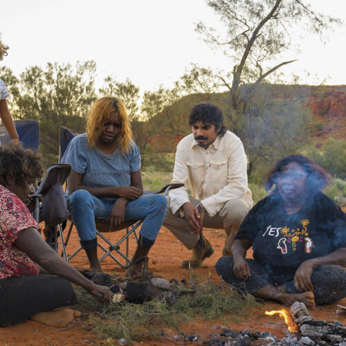 Tony Armstrong with members of the Kiwirrkurra community.